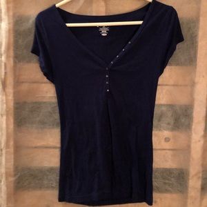100% cotton brand new old navy v neck shirt (M)